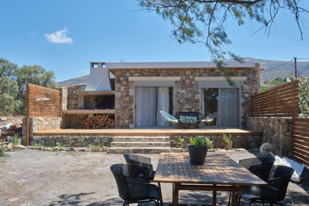 Mekia'S Beach House Livadia  ภายนอก รูปภาพ